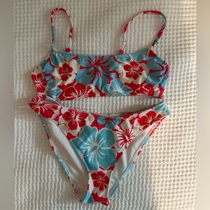 Wild Fable brand women's bikini set with a red and blue hibiscus floral print